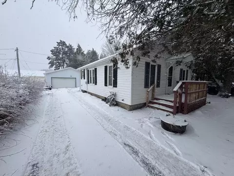190 E Spruce, Harrison, MI 48625