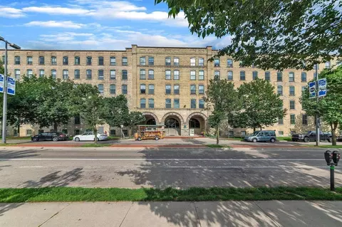 940 Monroe #415, Grand Rapids, MI 49503