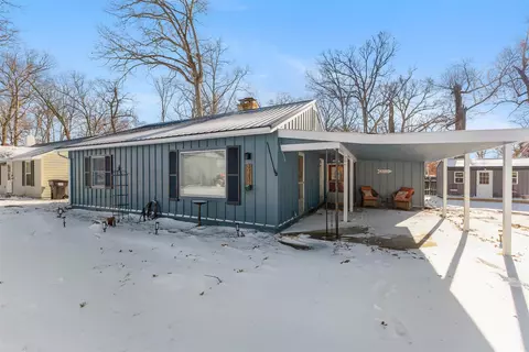2413 Sylvan, Hillsdale, MI 49242