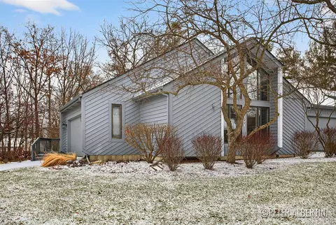 5171 N Quail Crst, Grand Rapids, MI 49546