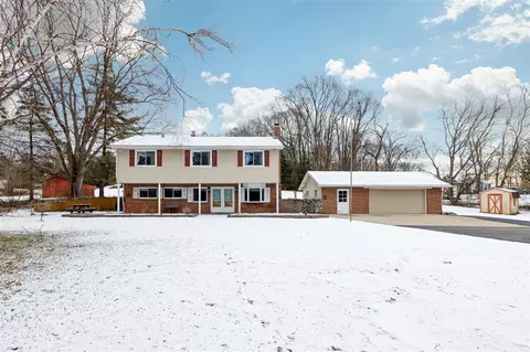 11081 Kelly, Pinckney, MI 48169