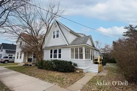 1228 Quarry, Grand Rapids, MI 49504