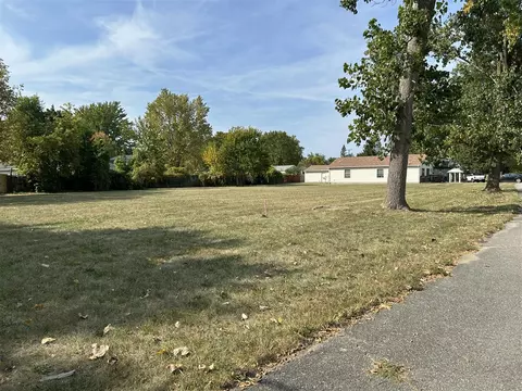 1888 Mccartney, Ypsilanti, MI 48198