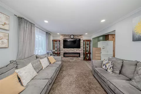 Living - 249 Sheffield, Saline, MI 48176 photo 2 of 3