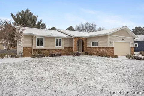 2921 Rosewood, Hudsonville, MI 49426