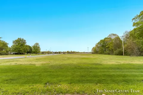 4685 S Harvey, Norton Shores, MI 49444