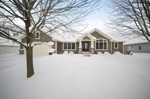 738 Fieldstone, Coopersville, MI 49404