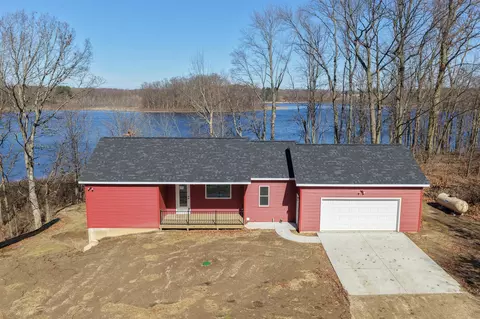 11582 M-60, Three Rivers, MI 49093