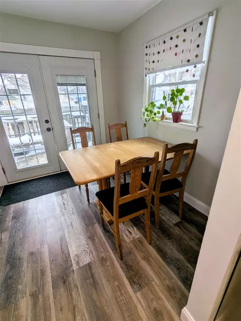 Dining - 4635 Elizabeth, Wayne, MI 48184 photo 3 of 3