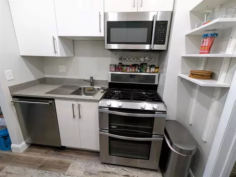 Kitchen - 4635 Elizabeth, Wayne, MI 48184 photo 4 of 6