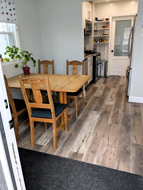 Dining - 4635 Elizabeth, Wayne, MI 48184 photo 1 of 3