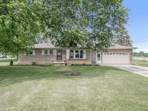 7402 Clinton Macon, Clinton, MI 49236