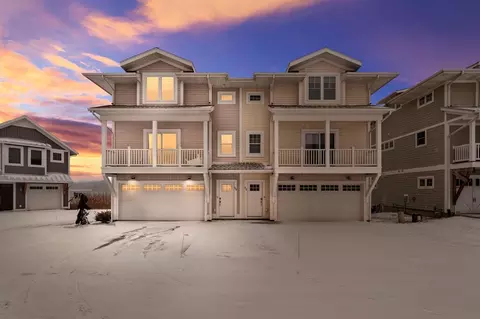 60 Swing Brg, Douglas, MI 49406