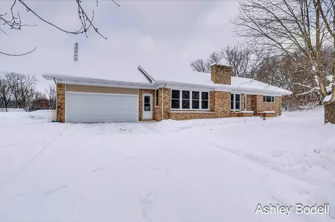 237 7 Mile, Comstock Park, MI 49321