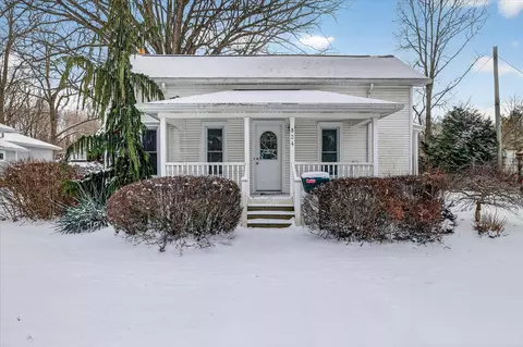 824 E Grand Riv, Williamston, MI 48895