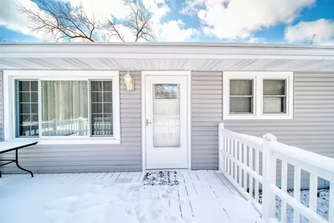 Exterior - 335 Prairie, Jackson, MI 49203 photo 4 of 10