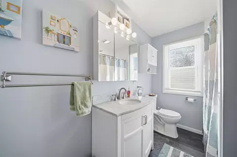 Bath - 335 Prairie, Jackson, MI 49203 photo 1 of 1