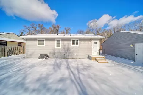 Exterior - 335 Prairie, Jackson, MI 49203 photo 5 of 10