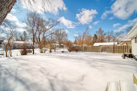 Exterior - 335 Prairie, Jackson, MI 49203 photo 6 of 10