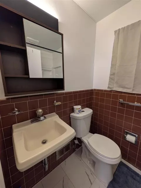Bath - 18429 Stephens, Eastpointe, MI 48021 photo 3 of 3