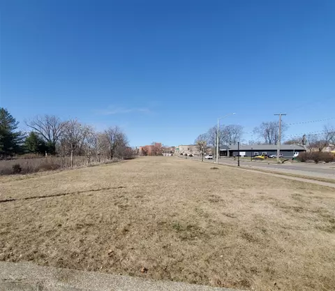 203 S Main, Three Rivers, MI 49093
