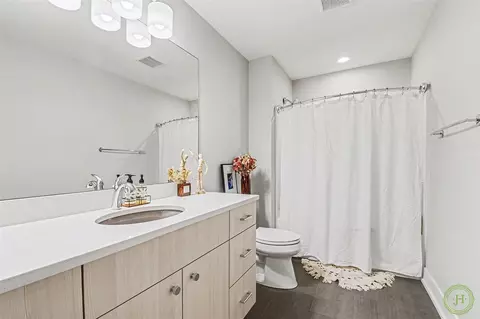 Bath - 7100 Ada Depot, Ada, MI 49301 photo 2 of 2