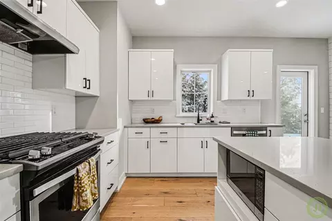 Kitchen - 7100 Ada Depot, Ada, MI 49301 photo 5 of 5
