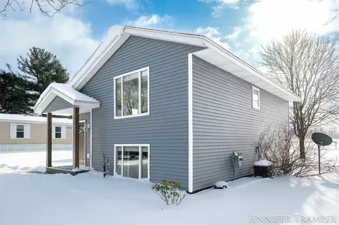 230 W Oak, Sand Lake, MI 49343