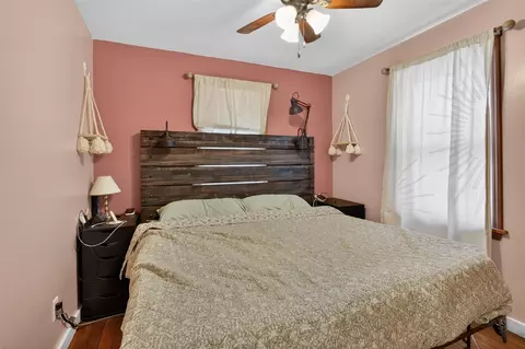 Bedroom - 424 Peacock, Jackson, MI 49202 photo 1 of 2