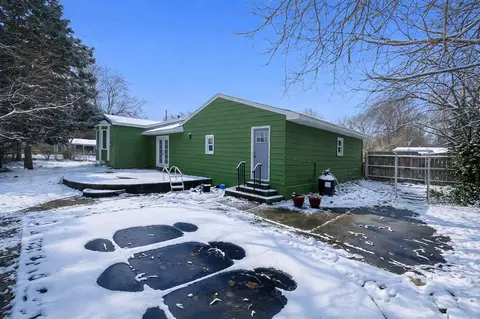 233 Washington, Plainwell, MI 49080 photo 4
