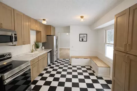 233 Washington, Plainwell, MI 49080 photo 5