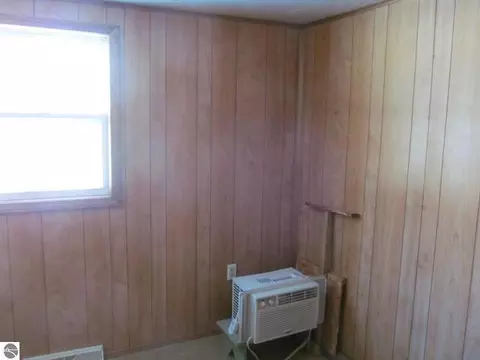 Bedroom - 17166 50th, Marion, MI 49665 photo 2 of 3