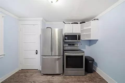 Kitchen - 330 N West, Jackson, MI 49201 photo 1 of 2