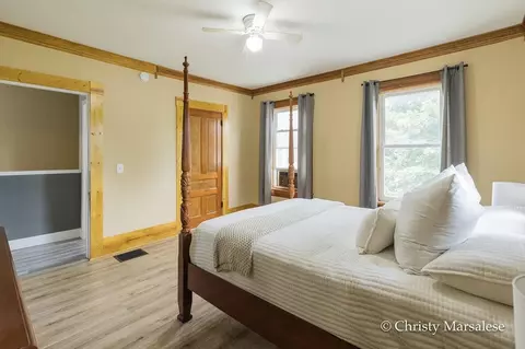 Bedroom - 917 S S Brg, Belding, MI 48809 photo 7 of 16