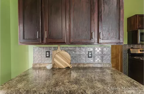 Kitchen - 917 S S Brg, Belding, MI 48809 photo 5 of 9