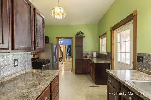 Kitchen - 917 S S Brg, Belding, MI 48809 photo 3 of 9