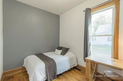 Bedroom - 917 S S Brg, Belding, MI 48809 photo 4 of 16