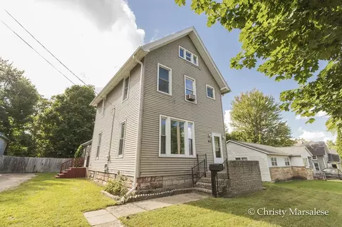 917 S S Brg, Belding, MI 48809