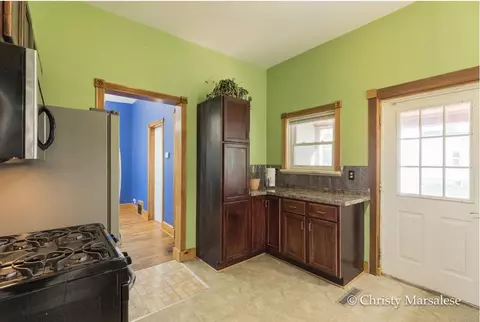 Kitchen - 917 S S Brg, Belding, MI 48809 photo 2 of 9