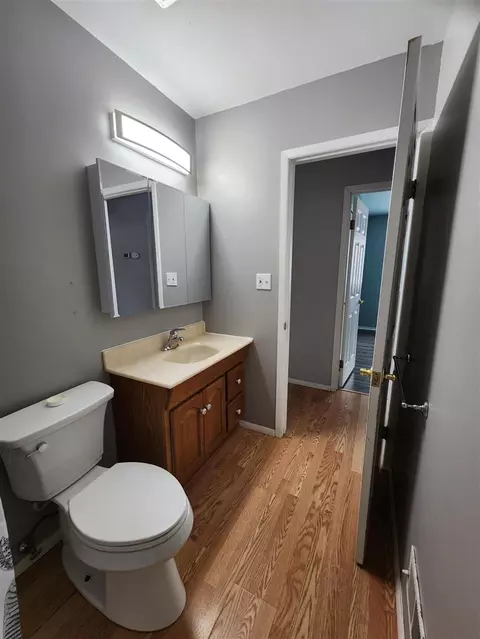 Bath - 15447 Anthony, Romulus, MI 48174 photo 1 of 3