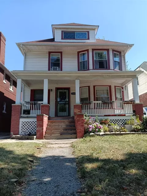 5360 Burns, Detroit, MI 48213