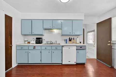 Kitchen - 946-948 Hogsback, Mason, MI 48854 photo 8 of 10