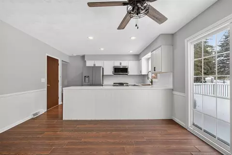 Kitchen - 946-948 Hogsback, Mason, MI 48854 photo 6 of 10