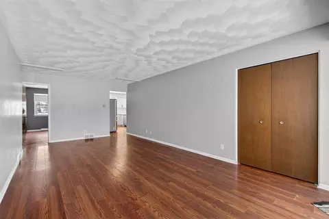Living - 946-948 Hogsback, Mason, MI 48854 photo 2 of 5