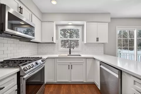 Kitchen - 946-948 Hogsback, Mason, MI 48854 photo 1 of 10
