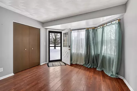 Entry Way - 946-948 Hogsback, Mason, MI 48854 photo 1 of 1