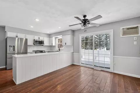 Kitchen - 946-948 Hogsback, Mason, MI 48854 photo 3 of 10