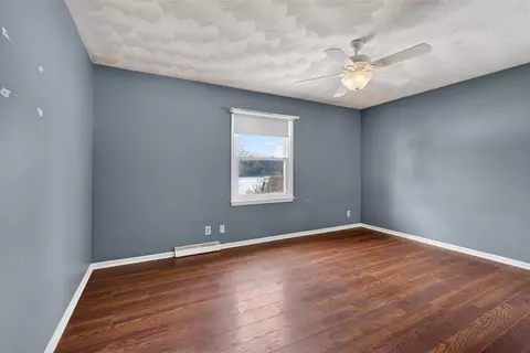 Bedroom - 946-948 Hogsback, Mason, MI 48854 photo 1 of 10
