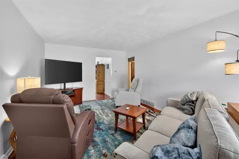 Living - 946-948 Hogsback, Mason, MI 48854 photo 4 of 5
