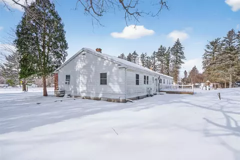 Exterior - 946-948 Hogsback, Mason, MI 48854 photo 9 of 11